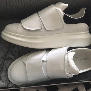 Women Alexander McQueen sneaker!